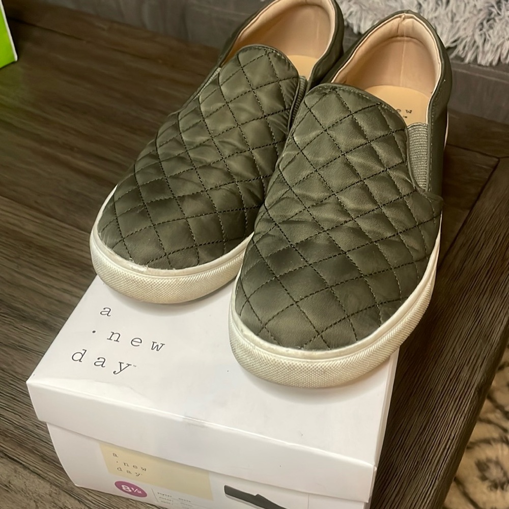 A New Day slip on women’s shoes size 8.5